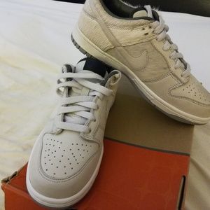 Rare Women Nike Low Dunk Horse Pack Edition